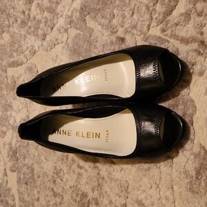 Anne Klein iflex Black Peep Toe Heels Size 7